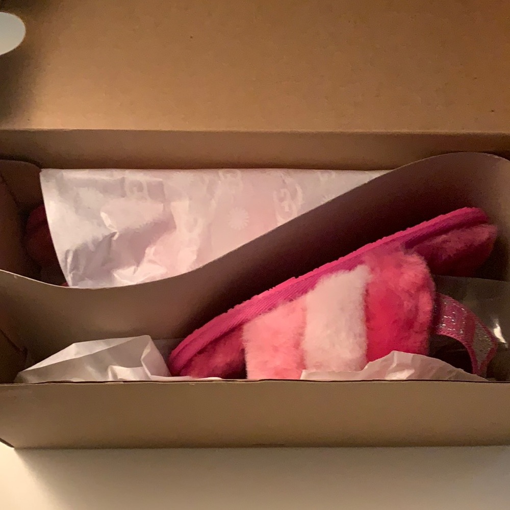 Pink toddler ugg slides size 10 Brand New